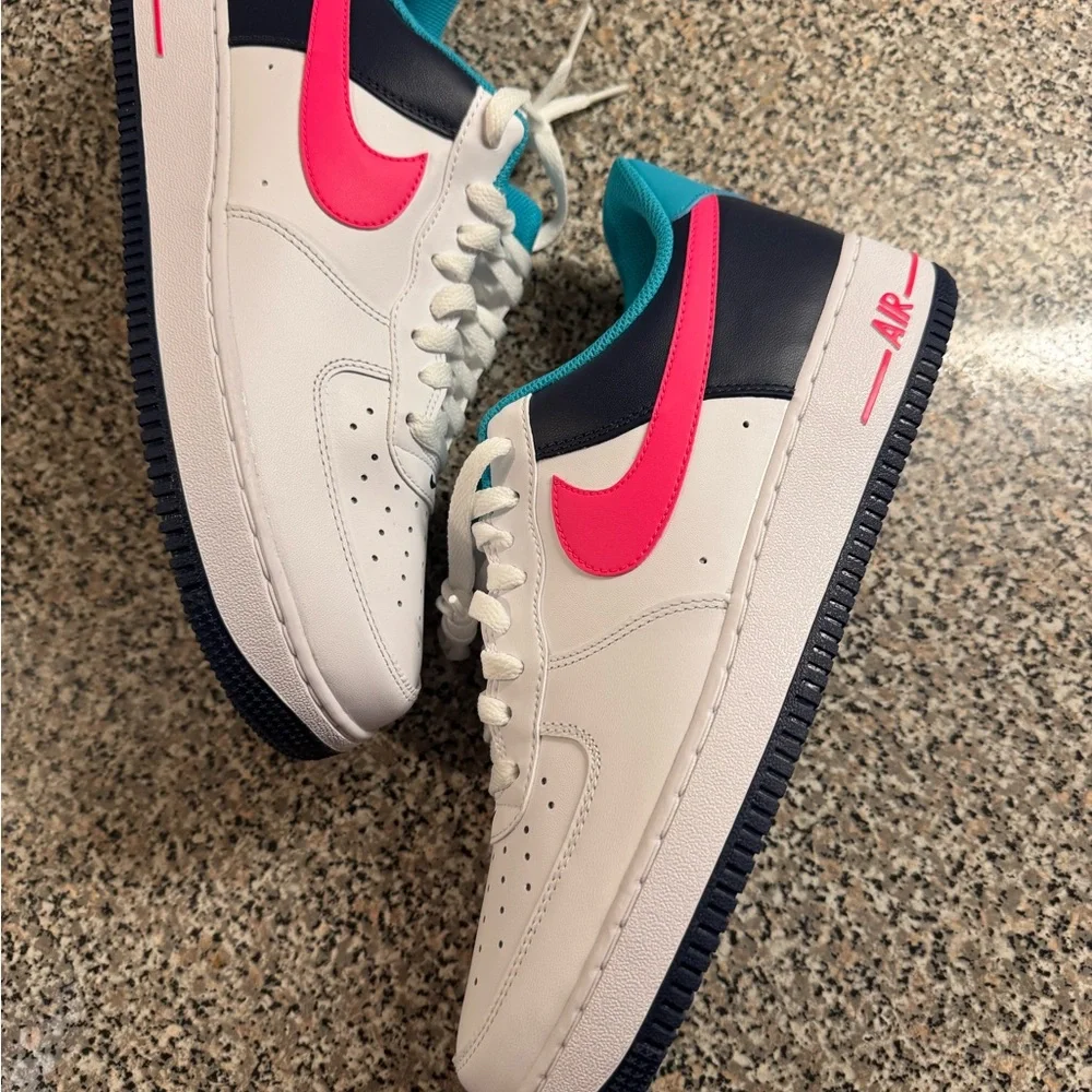 Nike Air Force 1 '07 Shoes Men Size 11.5 White Thunder Blue Pink HF4849-100 New - Picture 2 of 9